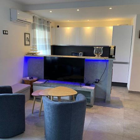Grand Studio Tres Agreable Avec Bar, Cuisine Et Terrasse Cagnes-sur-Mer Luaran gambar