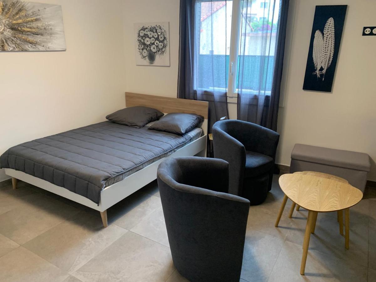 Grand Studio Tres Agreable Avec Bar, Cuisine Et Terrasse Cagnes-sur-Mer Luaran gambar